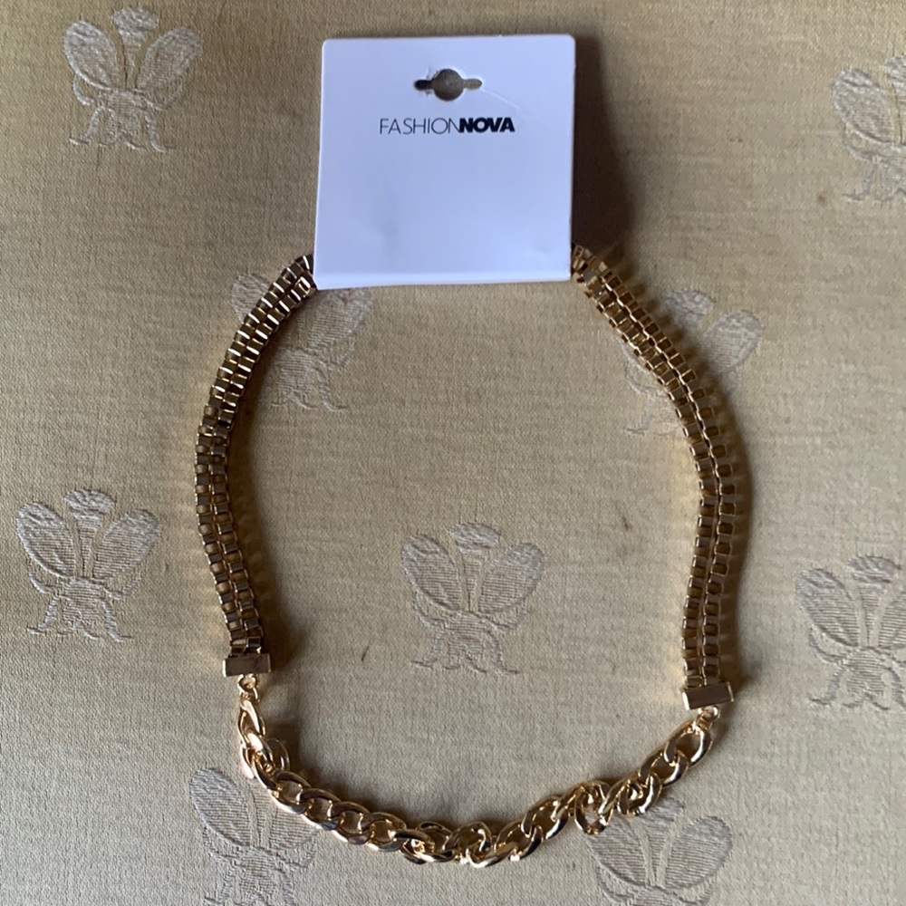 NWT gold tone chain style choker necklace